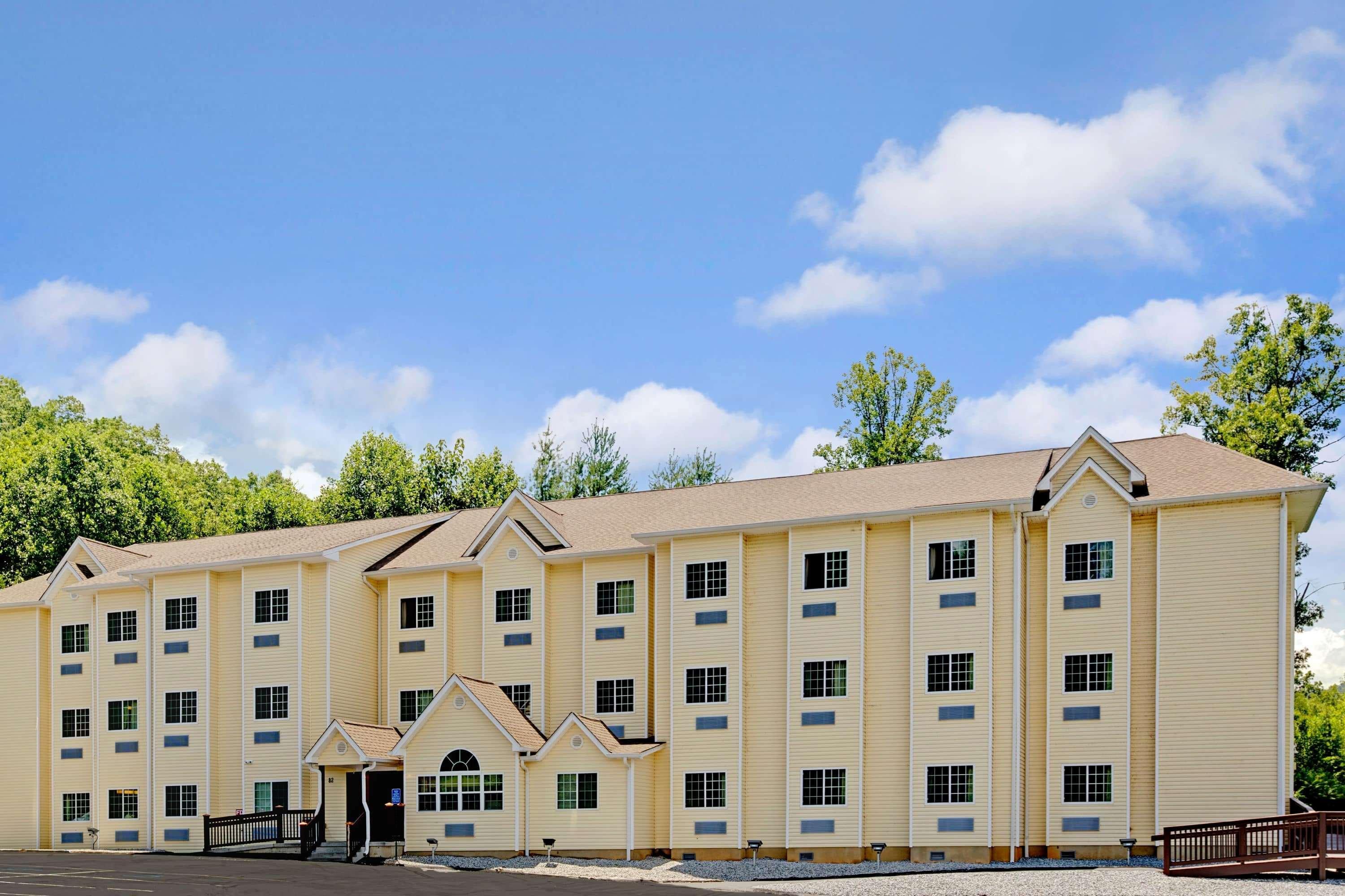 Microtel Inn & Suites By Wyndham Брайсон-Сити Экстерьер фото